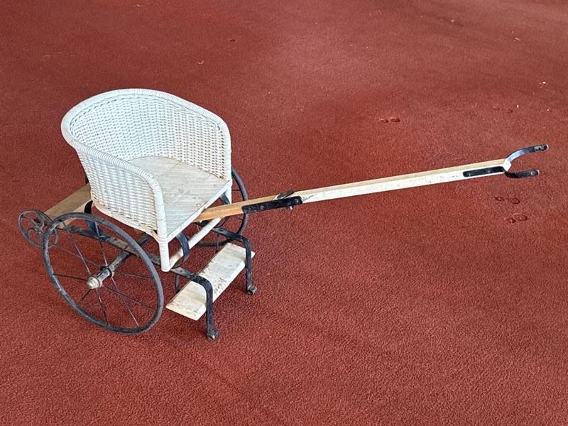 Burns & Co Auctions Item Detail