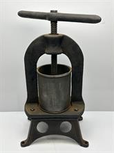 Lot 351