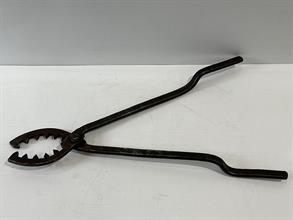 Lot 689