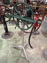 Lot 695